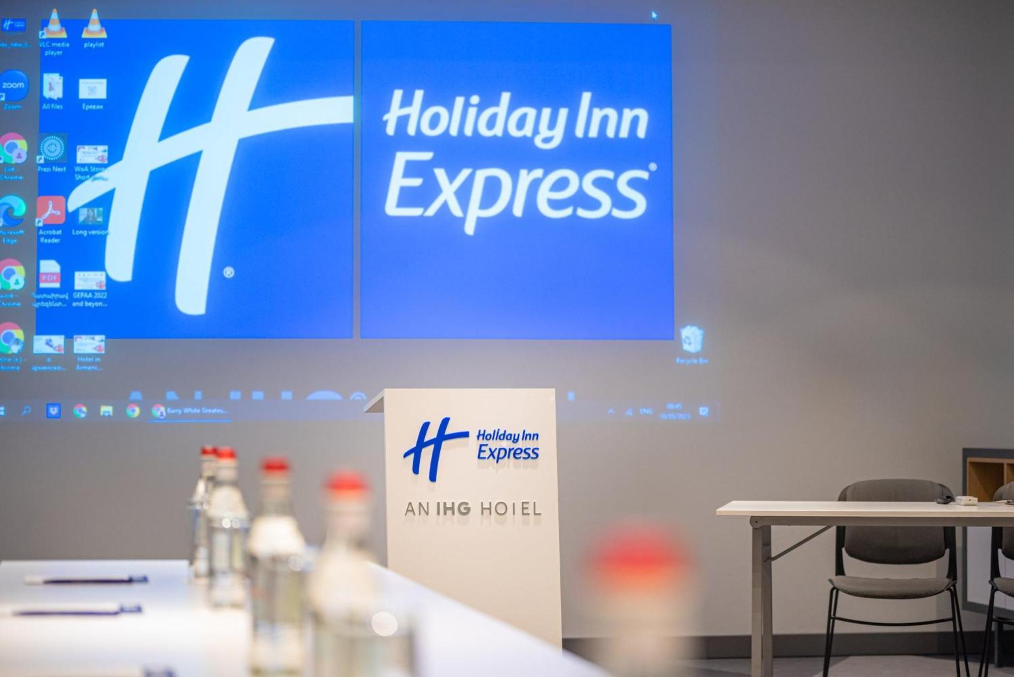 Holiday Inn Express - Yerevan, An Ihg Hotel Exteriér fotografie